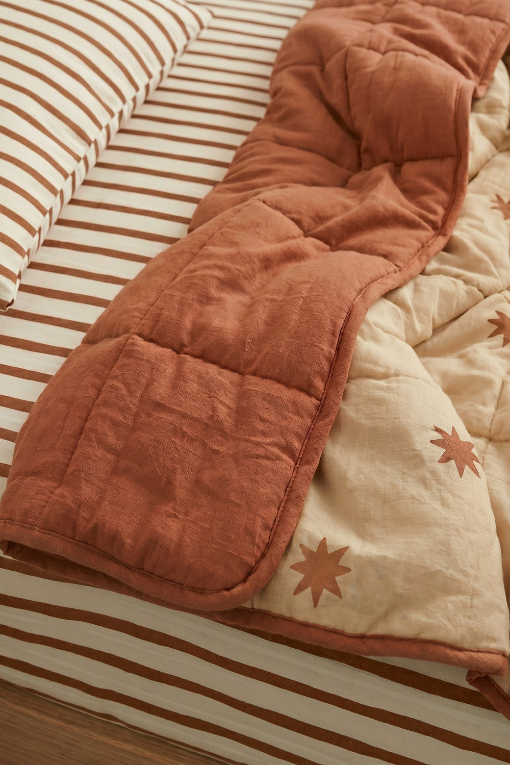 Star kids Organic Cotton quilt teracotta
